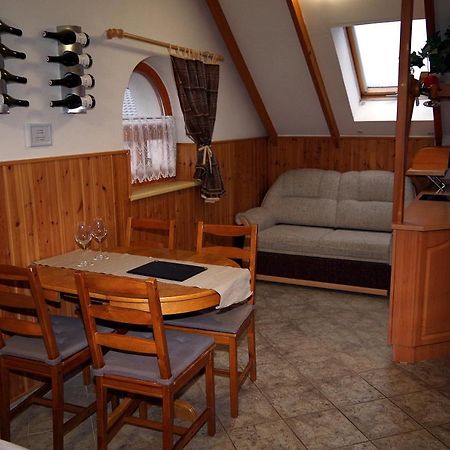 Appartement Sklep U Veselych à Mutěnice Extérieur photo