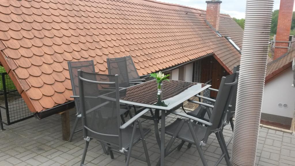 Appartement Sklep U Veselych à Mutěnice Extérieur photo