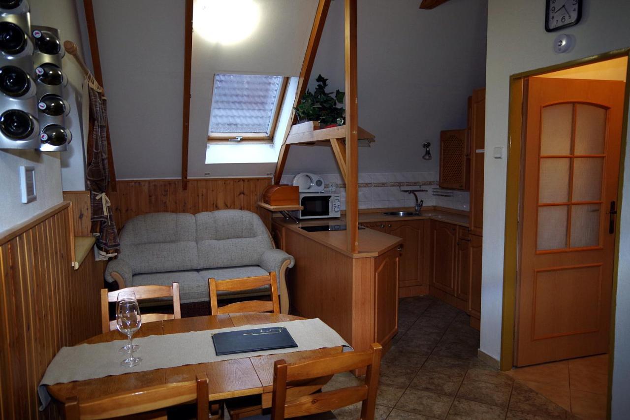 Appartement Sklep U Veselych à Mutěnice Extérieur photo