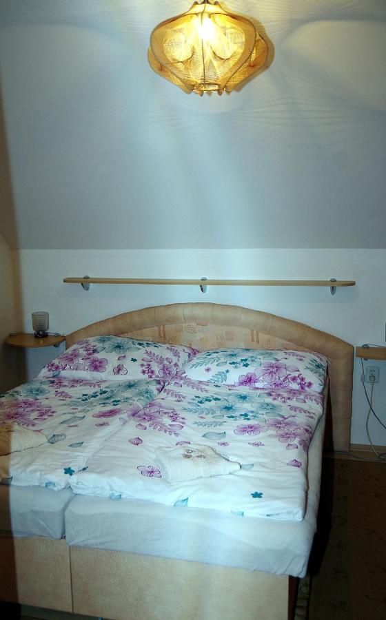 Appartement Sklep U Veselych à Mutěnice Extérieur photo