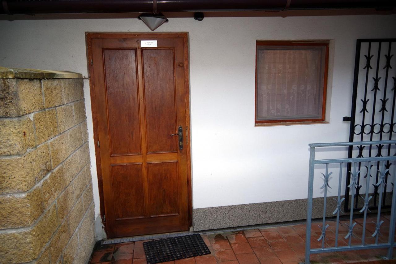 Appartement Sklep U Veselych à Mutěnice Extérieur photo