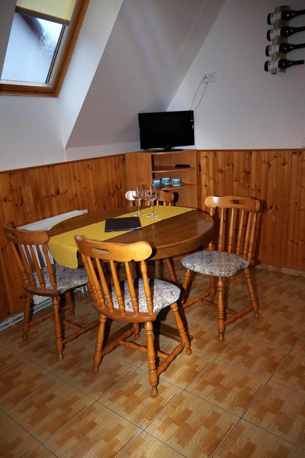 Appartement Sklep U Veselych à Mutěnice Extérieur photo